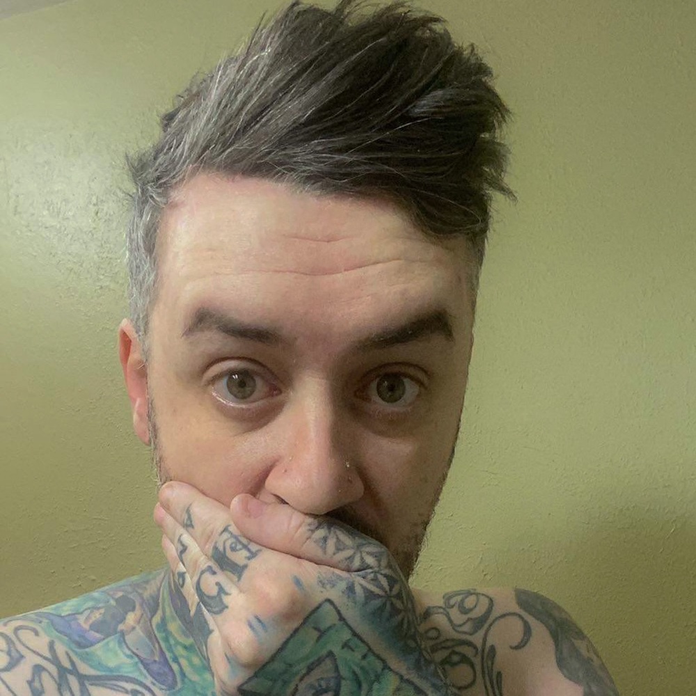 Meet your Posher, Johnny
